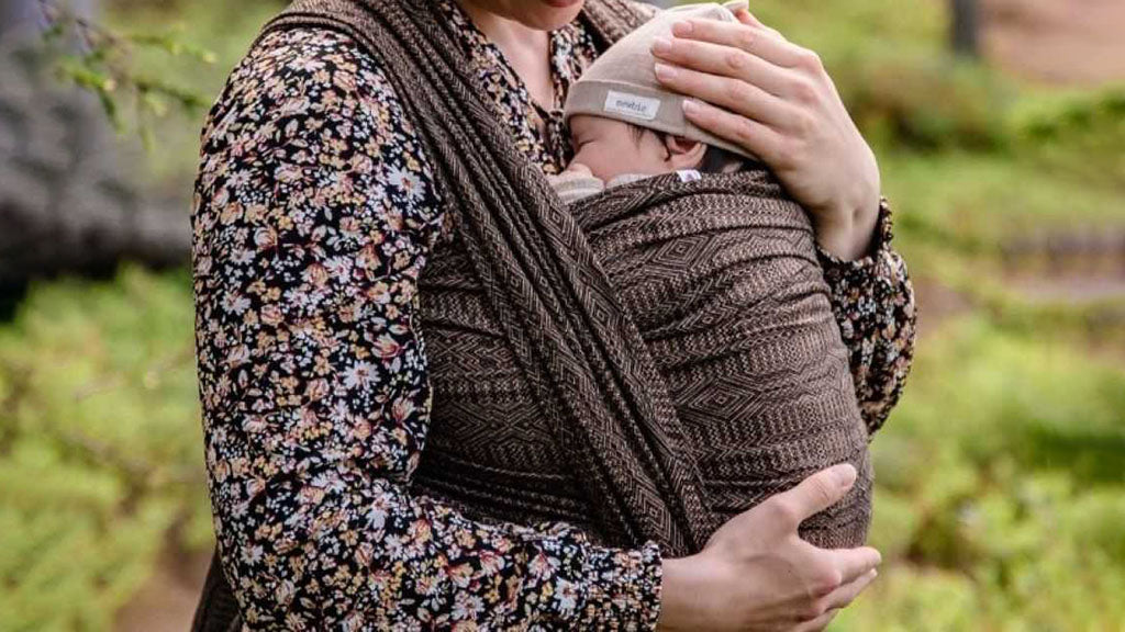 Liinalapsi kantoliina vauvalle.