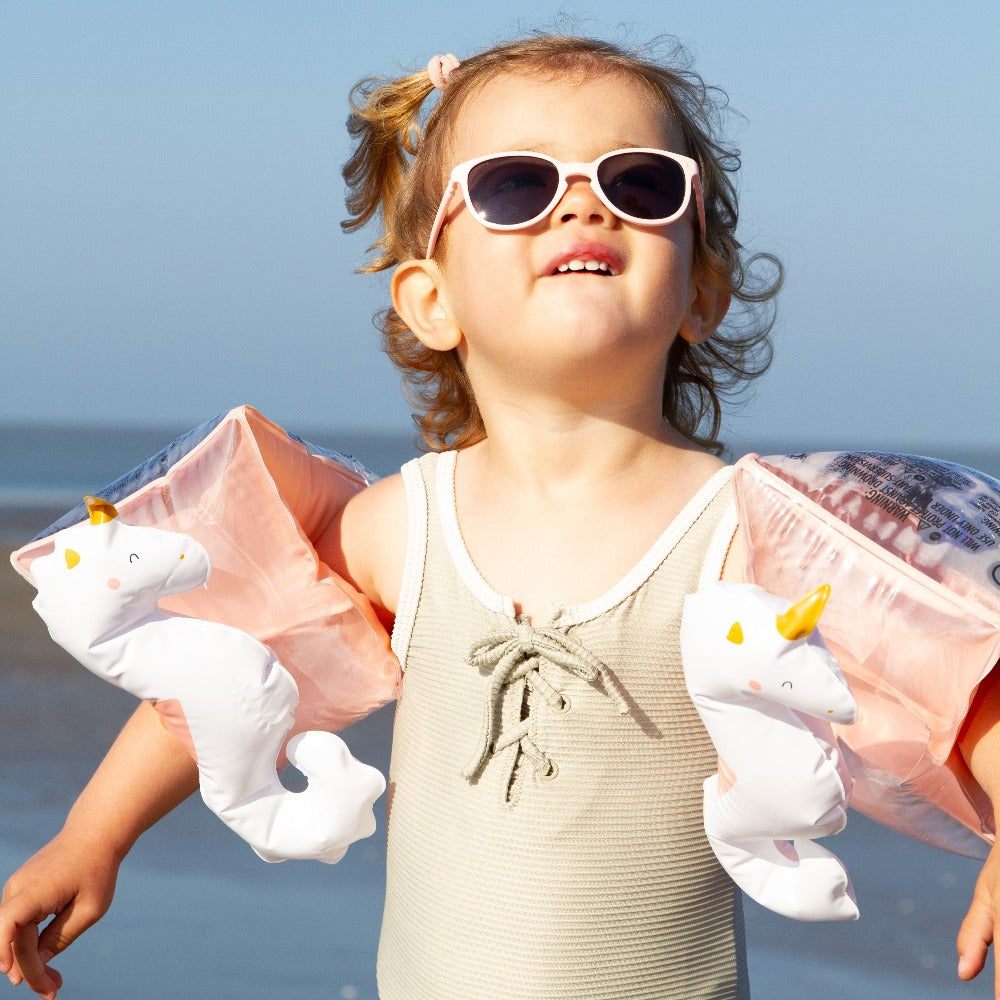 KI ET LA lasten aurinkolasit.