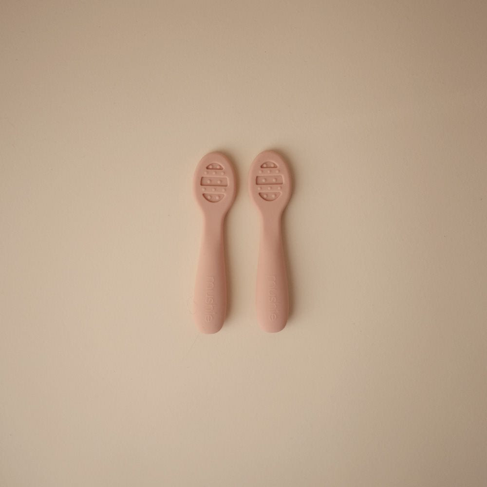 MUSHIE Silikoniset ensilusikat 2-pack - Blush/Shifting Sand